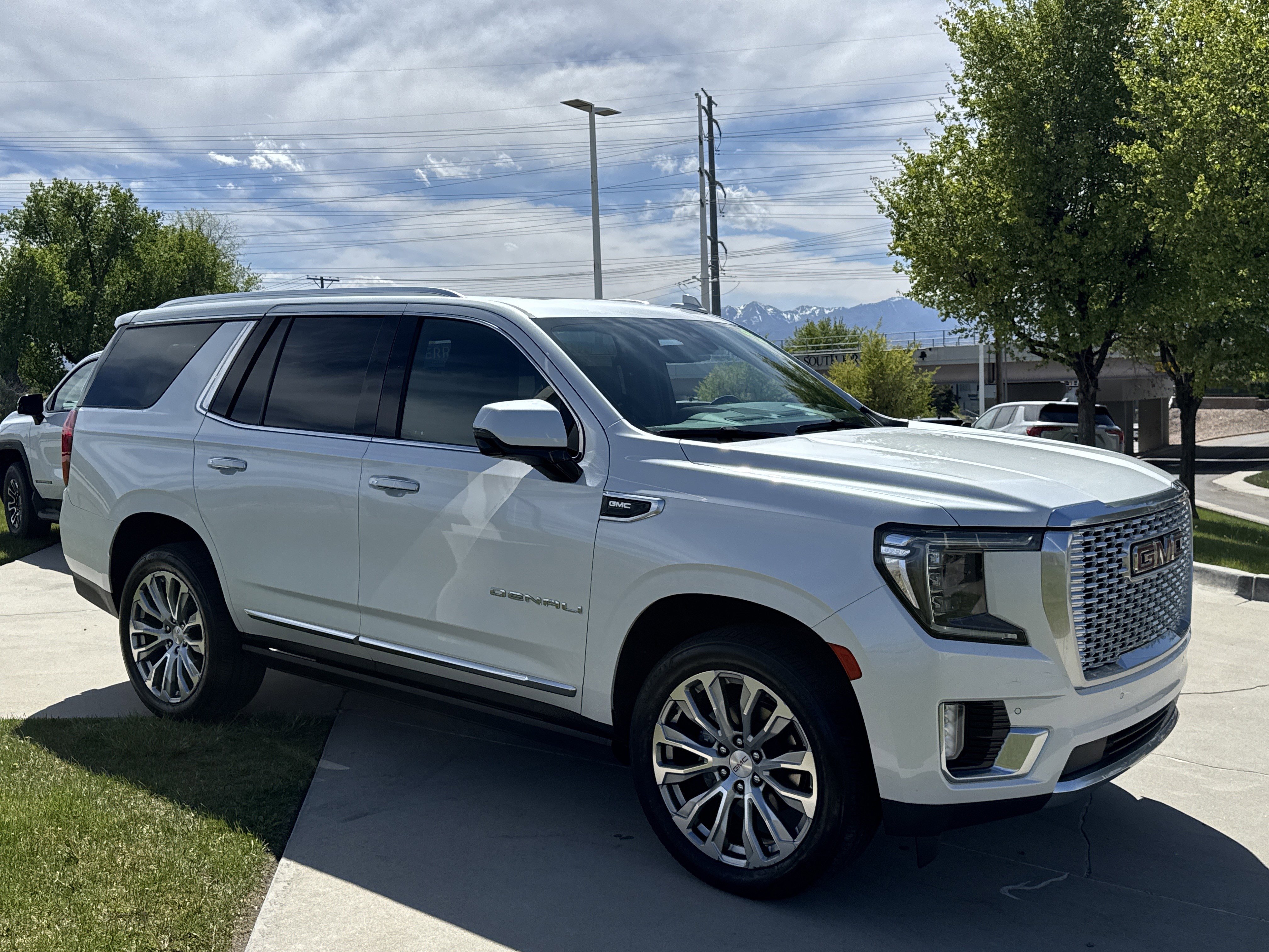 Used 2022 GMC Yukon Denali AWD/4WD image 7