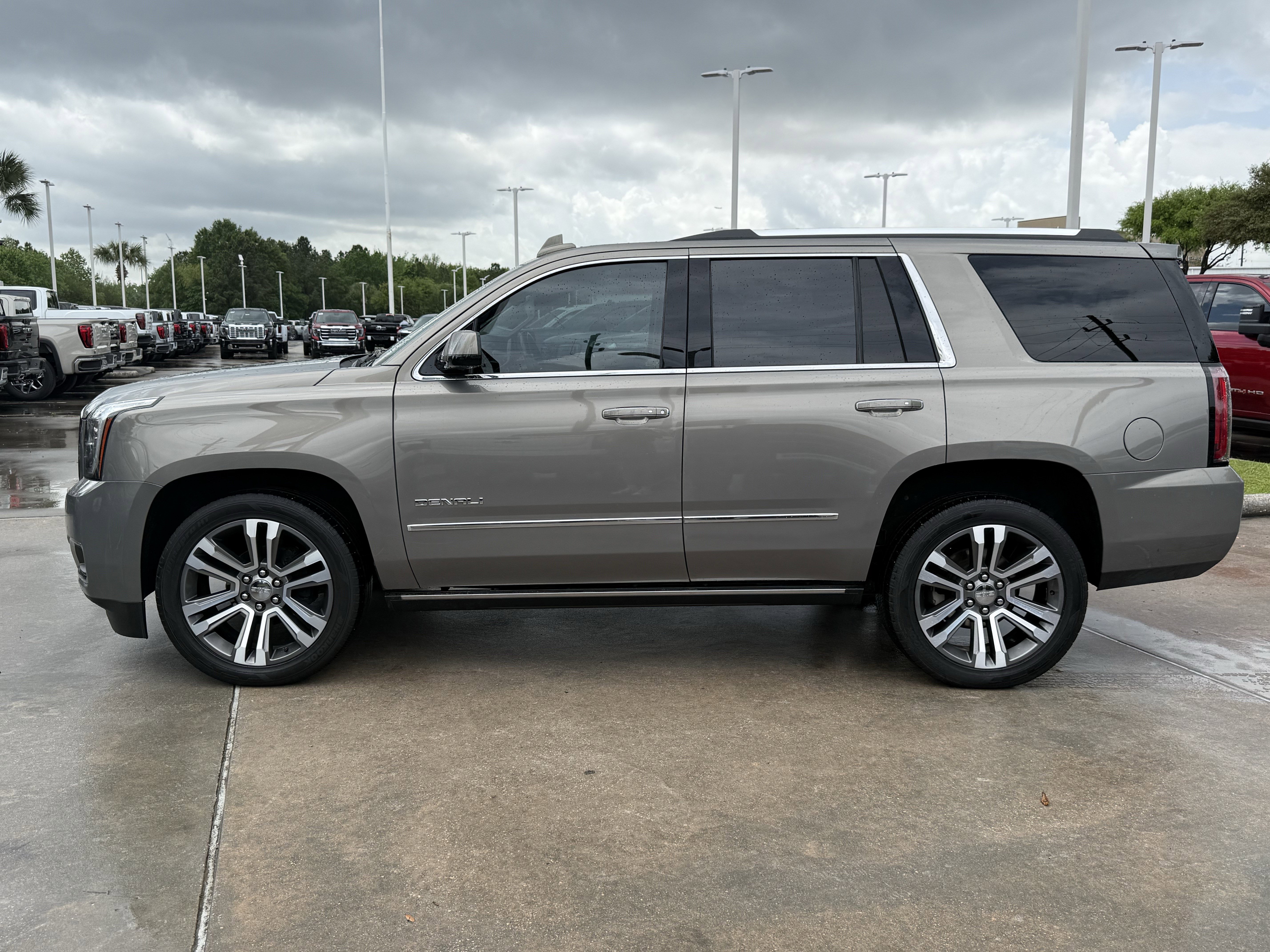 Used 2019 GMC Yukon Denali w/ Denali Ultimate Package image 8