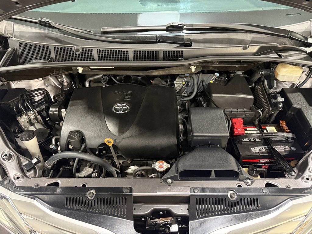 Used 2017 Toyota Sienna Limited AWD/4WD image 45