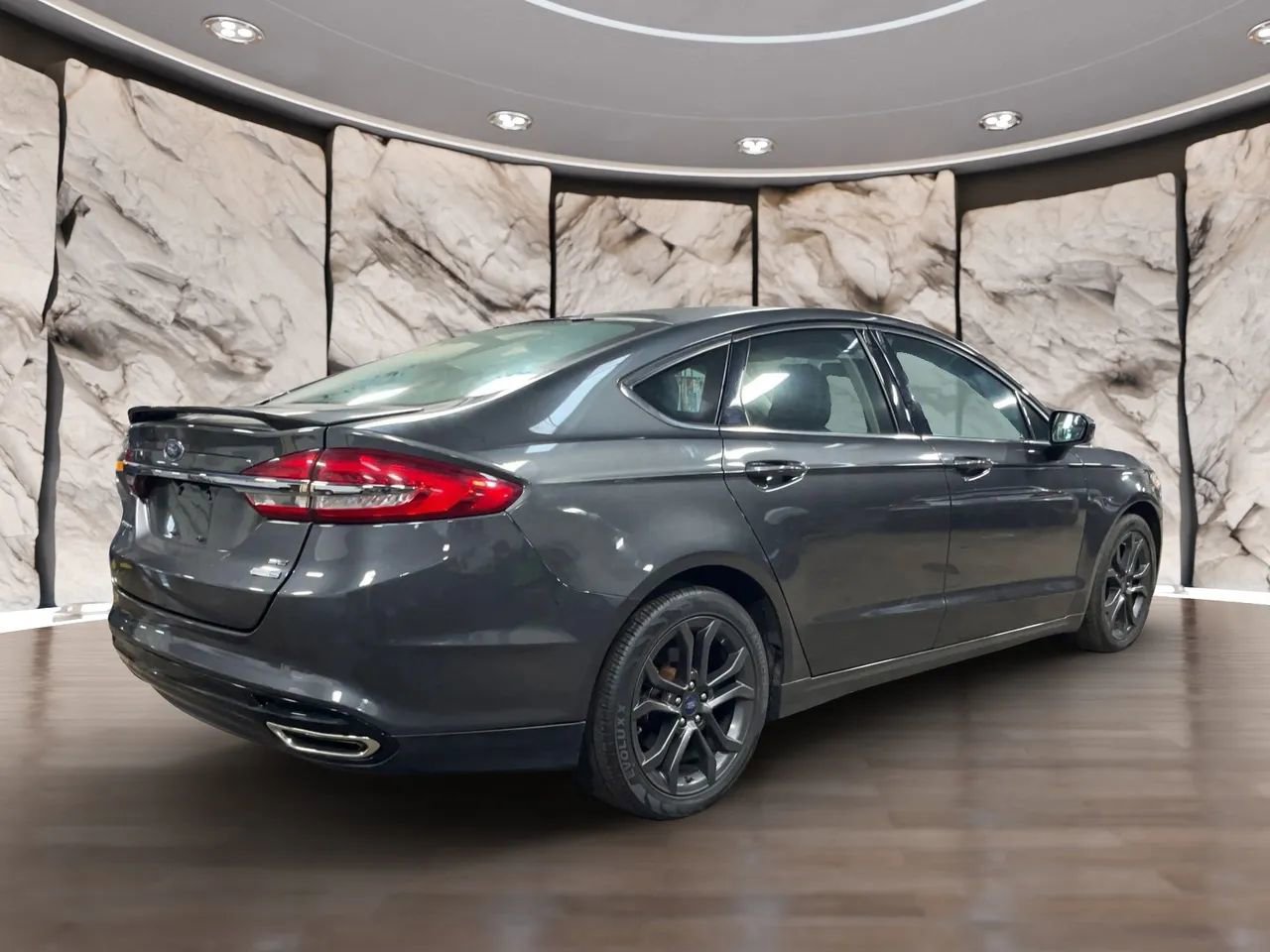 Used 2018 Ford Fusion SE w/ Equipment Group 201A image 9