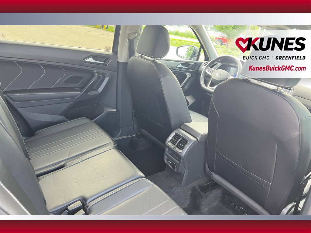 Used 2023 Volkswagen Tiguan SE AWD/4WD image 44