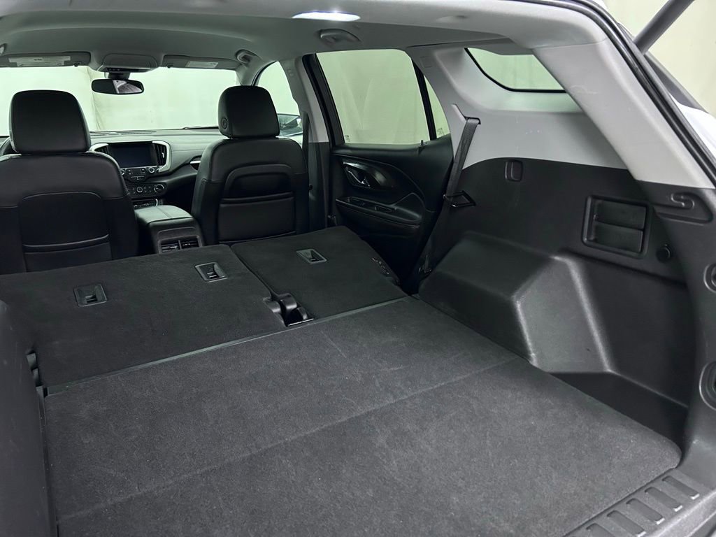 Used 2023 GMC Terrain SLT image 22