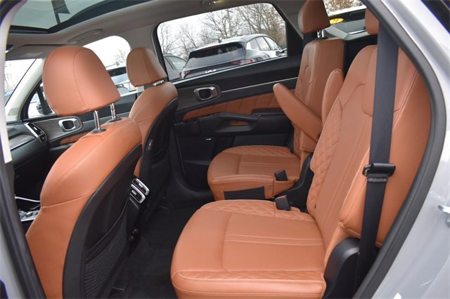 Certified 2022 Kia Sorento SX Prestige w/ Rust Color Package image 24