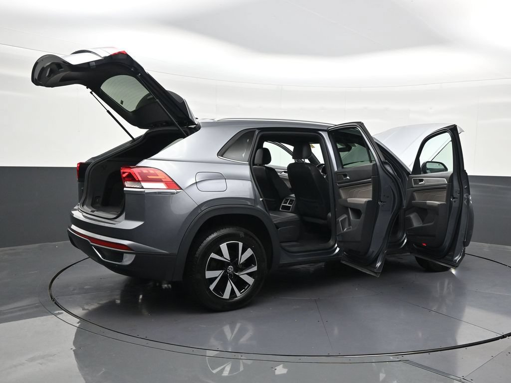 Used 2022 Volkswagen Atlas Cross Sport SE FWD image 36