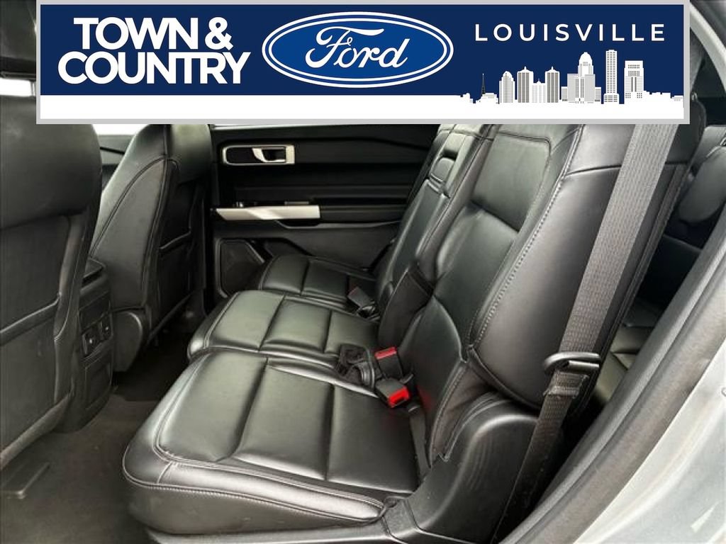 Used 2024 Ford Explorer XLT w/ Equipment Group 202A AWD/4WD image 22