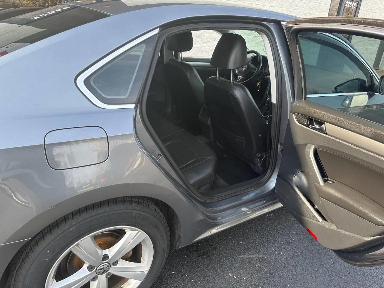 Used 2014 Volkswagen Passat 1.8T Wolfsburg Edition FWD image 15