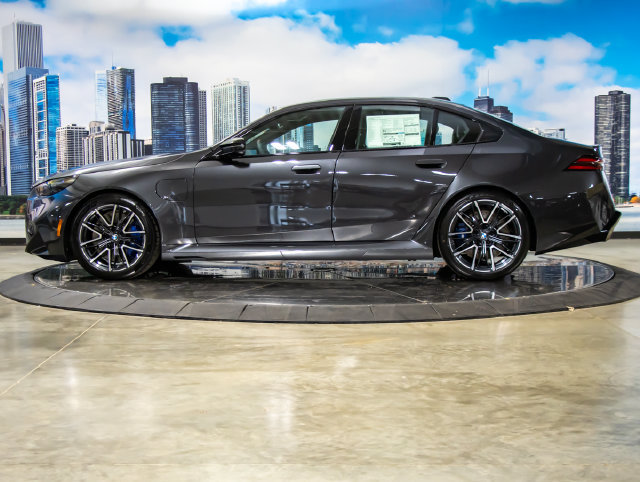 New 2027 BMW M5 w/ Executive Package AWD/4WD image 6