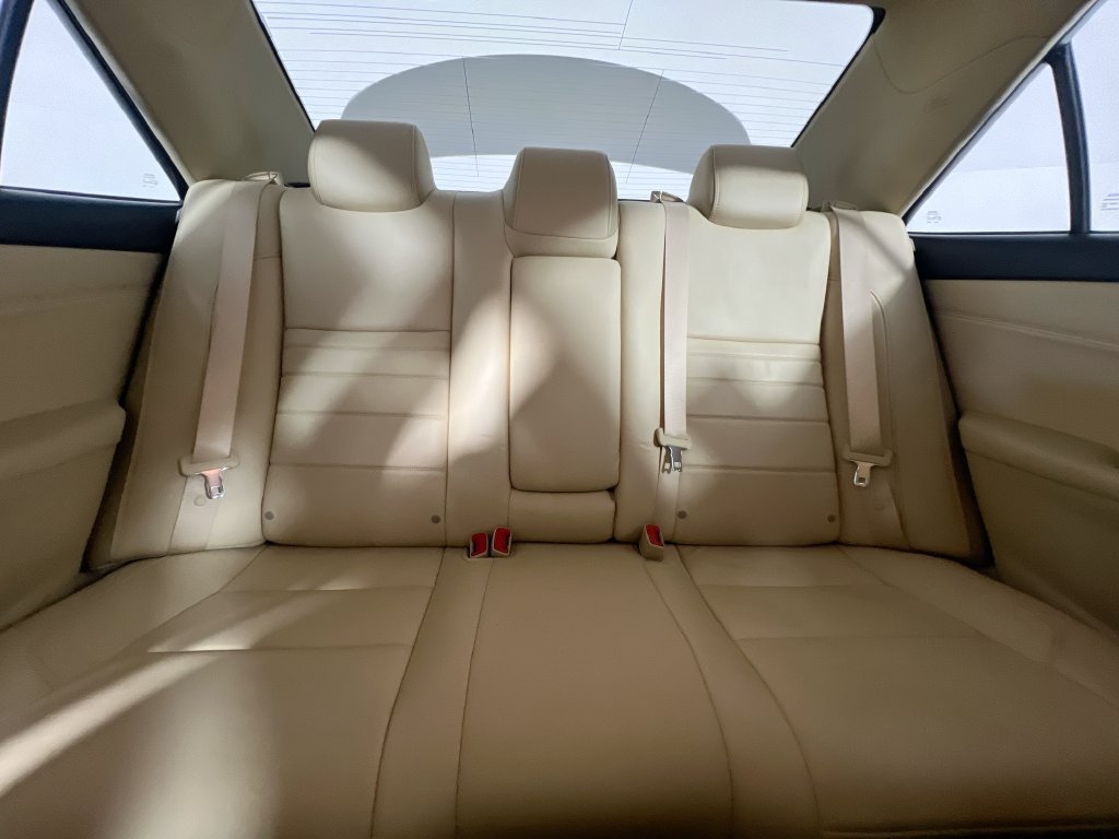 Used 2017 Toyota Camry XLE FWD image 28