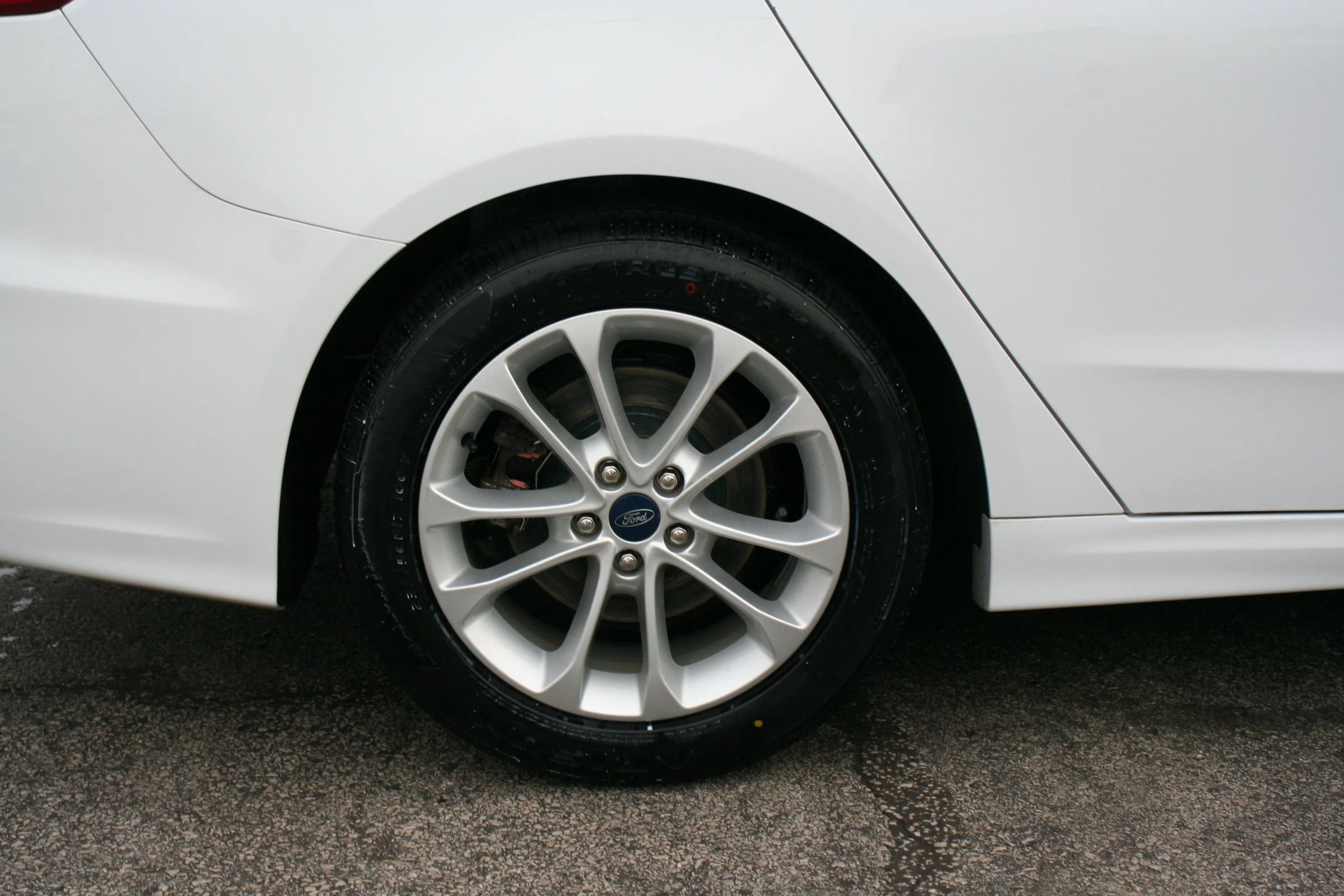 Used 2019 Ford Fusion SE image 19