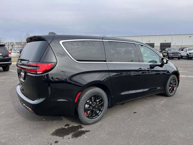New 2026 Chrysler Pacifica Select FWD image 8