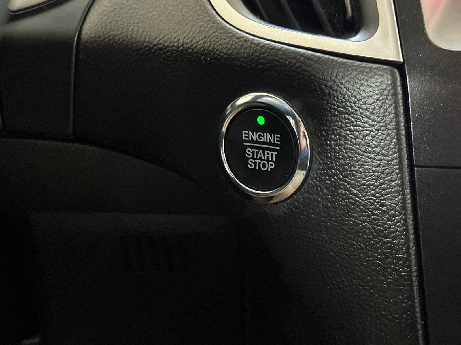 Used 2019 Ford Edge SEL FWD image 21