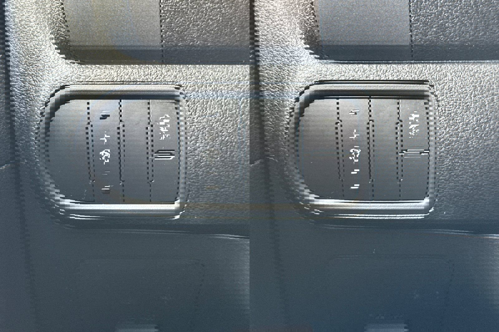 Used 2017 Kia Forte LX image 27