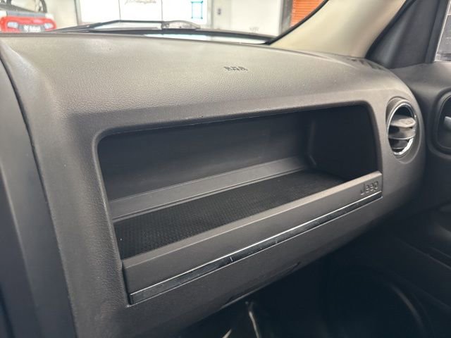 Used 2014 Jeep Patriot Latitude image 40