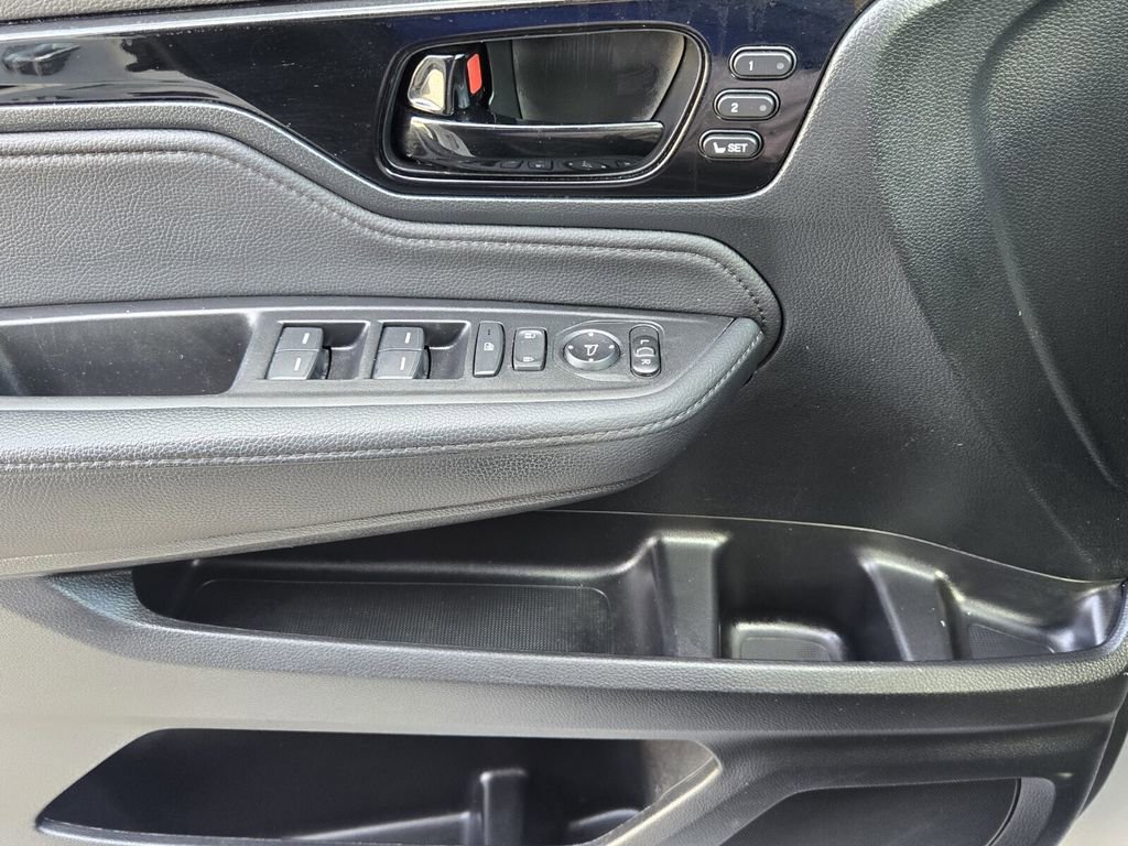 Certified 2024 Honda Odyssey Touring image 27