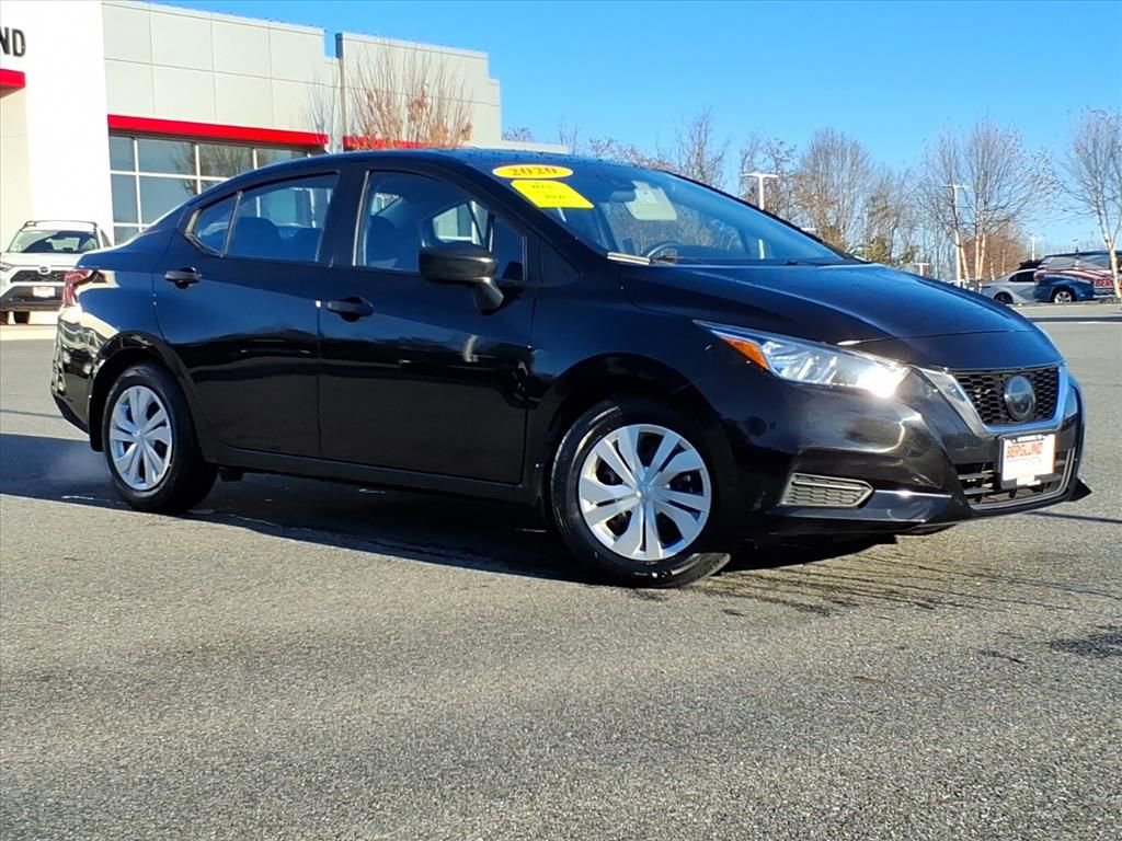 Used 2020 Nissan Versa S image 2