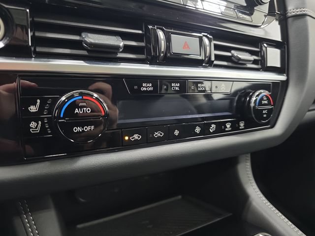 Used 2024 Nissan Pathfinder Platinum w/ Cargo Package AWD/4WD image 23