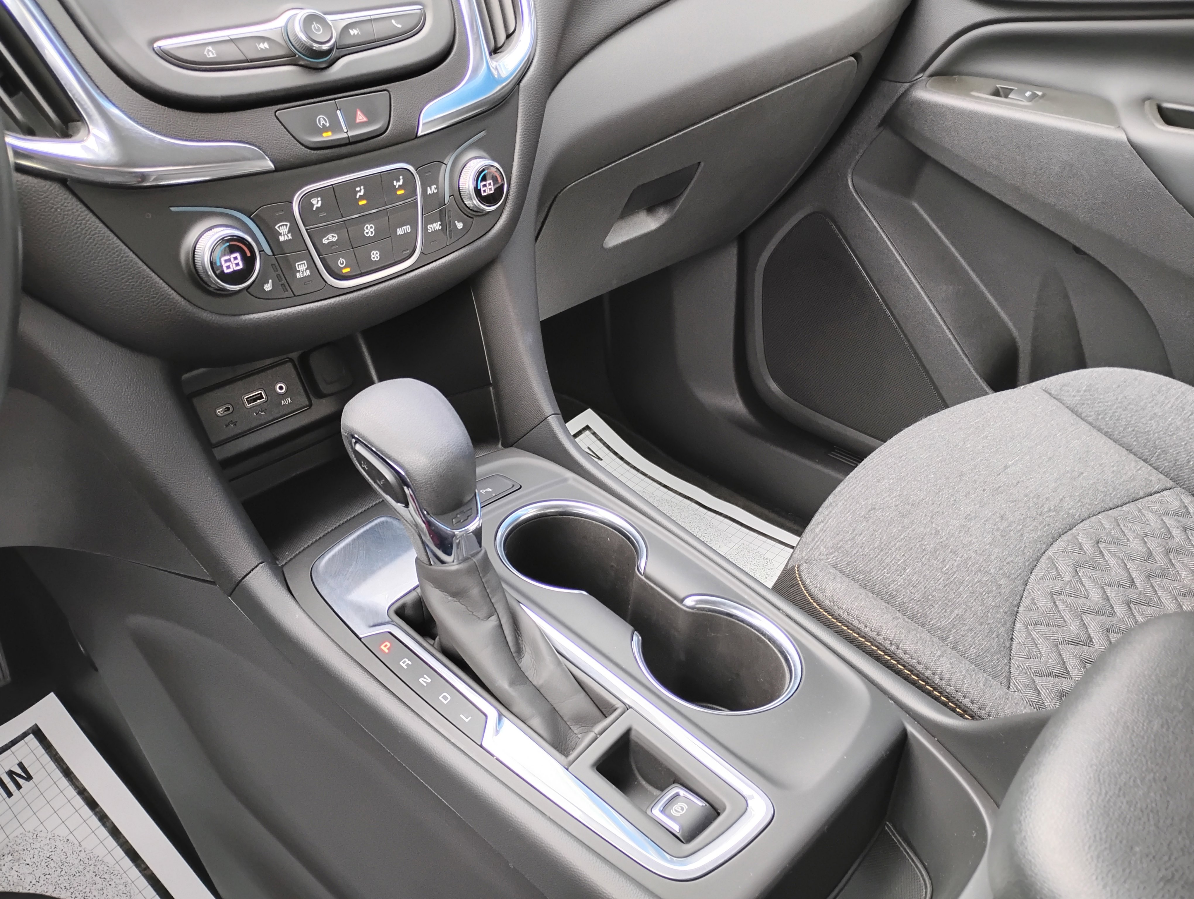 Used 2024 Chevrolet Equinox LT FWD image 13