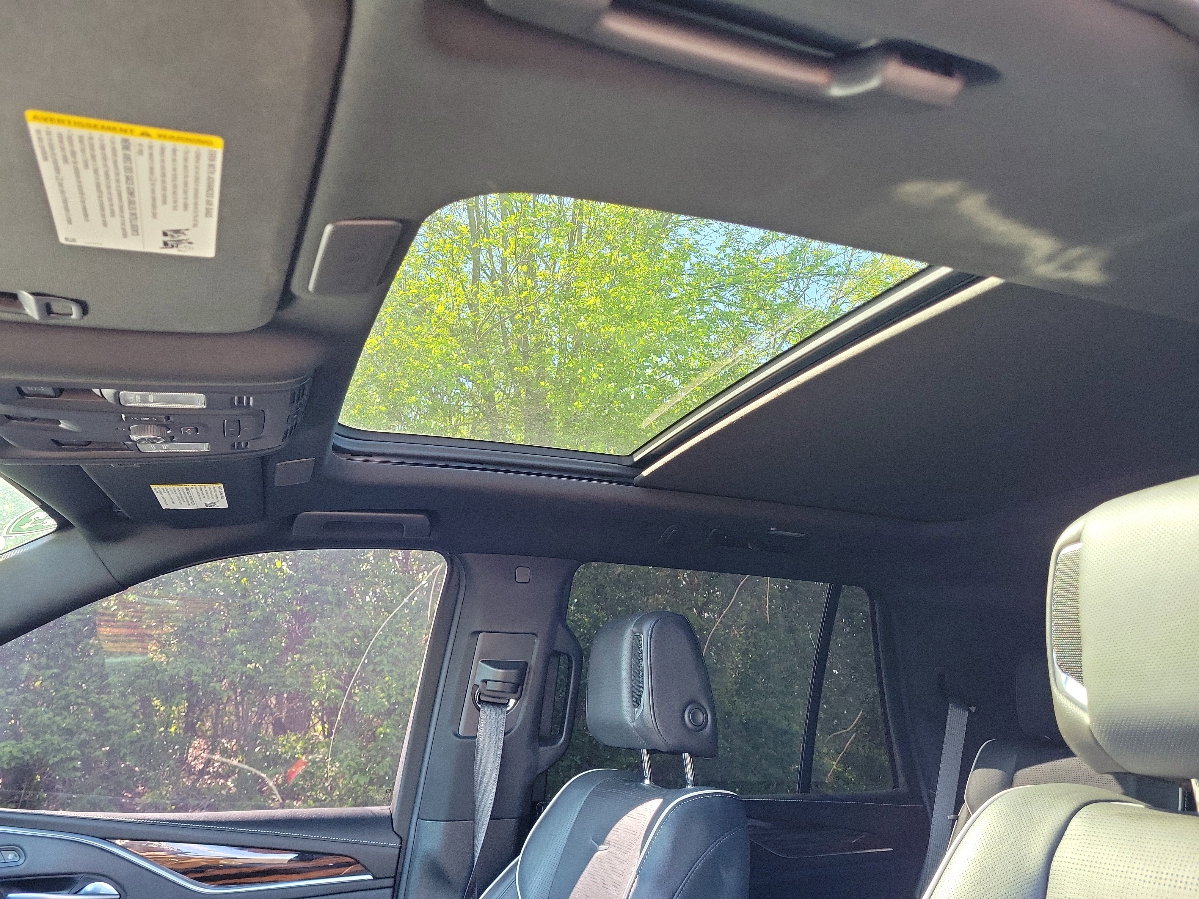 Used 2022 Cadillac Escalade Premium Luxury image 19