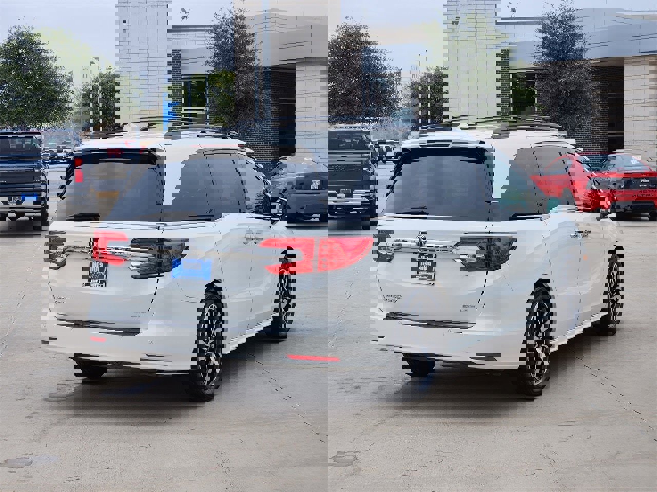 Certified 2020 Honda Odyssey Elite image 5