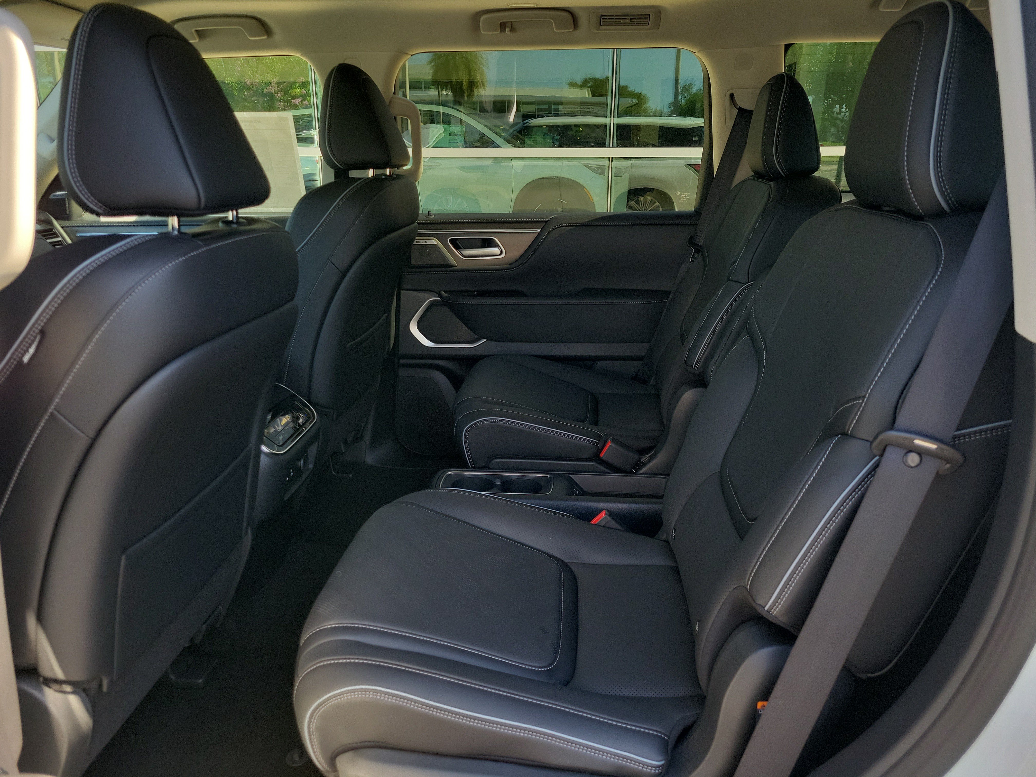 New 2026 INFINITI QX80 Luxe w/ Cargo Package RWD image 17
