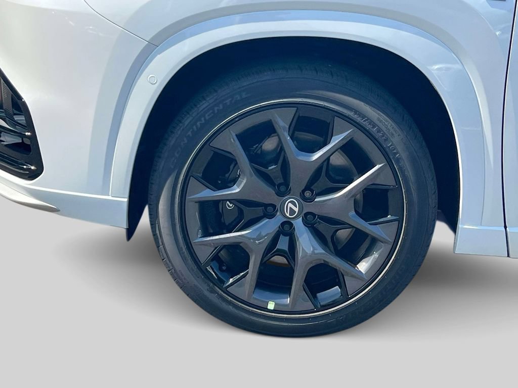 New 2026 Lexus TX 500h AWD image 10