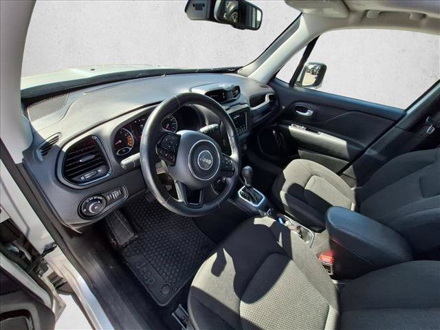 Used 2020 Jeep Renegade Altitude AWD/4WD image 10