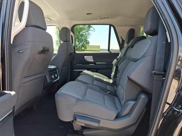 Used 2025 Ford Expedition Max Active AWD/4WD image 10