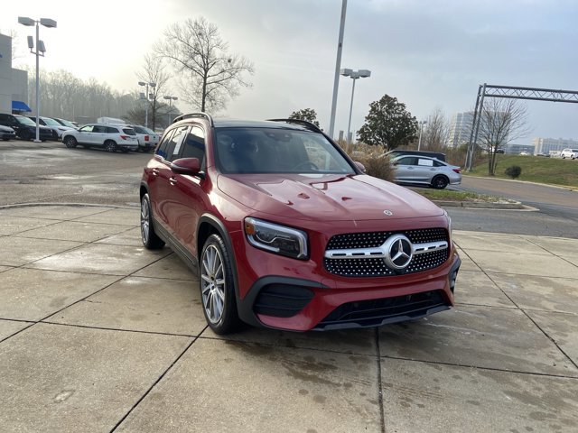 Used 2021 Mercedes-Benz GLB 250 4MATIC image 2
