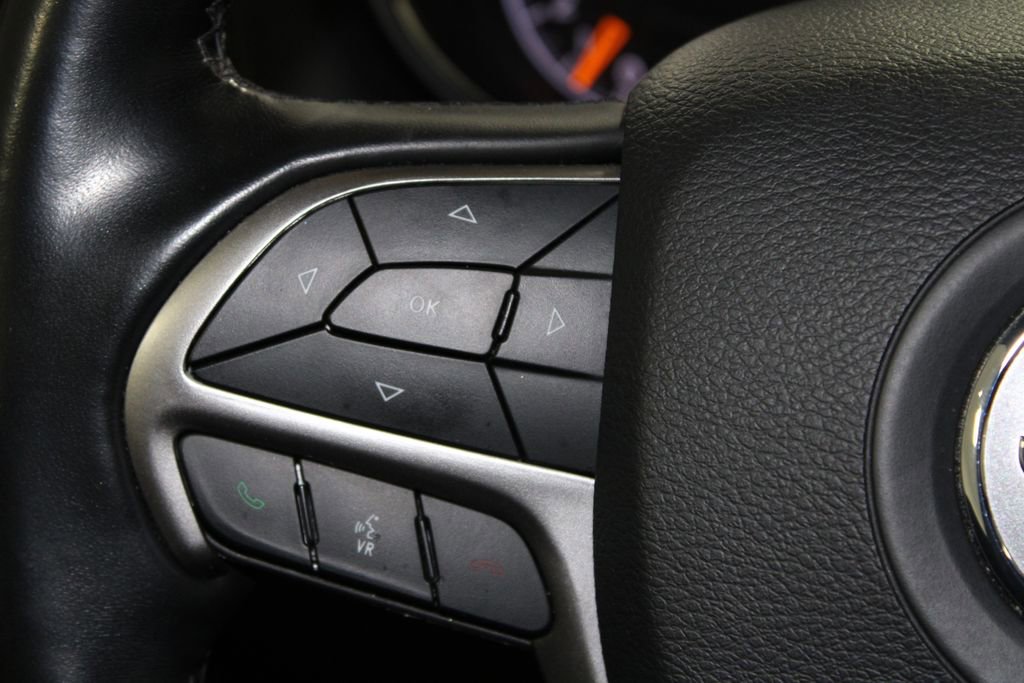 Used 2021 Jeep Grand Cherokee Limited image 34