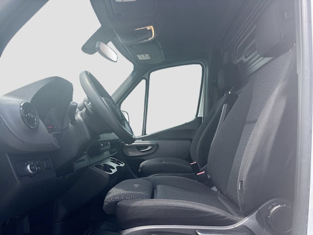 Used 2023 Mercedes-Benz Sprinter 2500 image 32