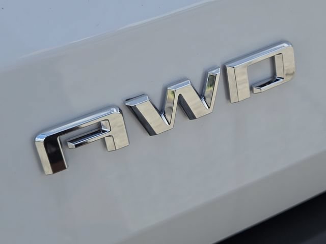 New 2027 Chevrolet Traverse LT w/ Sun and Wheel Package AWD/4WD image 6