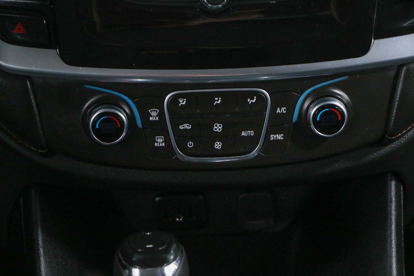 Used 2018 Chevrolet Traverse LS image 20