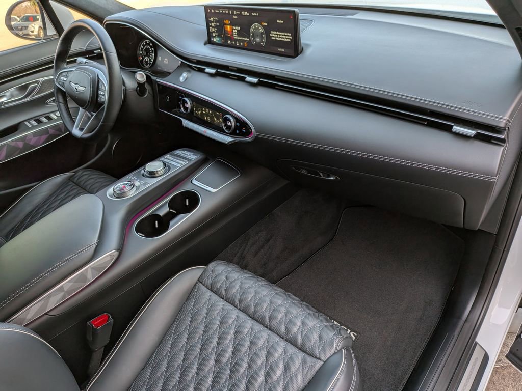 Used 2025 Genesis GV70 3.5T Sport w/ Sport Advanced Package image 32