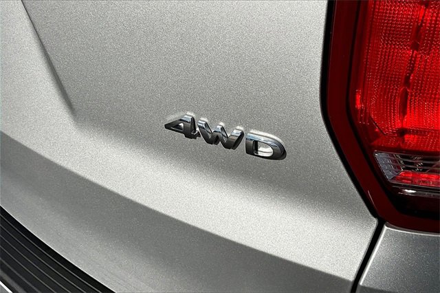 Used 2019 Ford Explorer Base w/ Class III Trailer Tow Package image 34