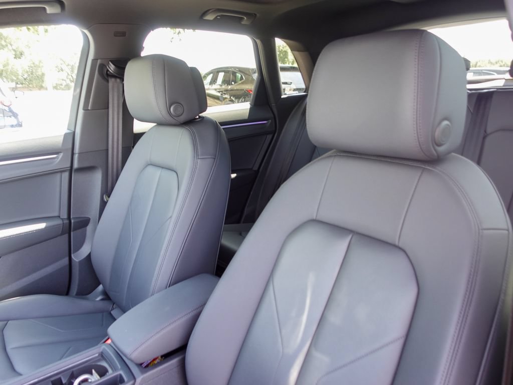 Used 2025 Audi Q3 2.0T Premium Plus w/ Premium Plus Package AWD/4WD image 22