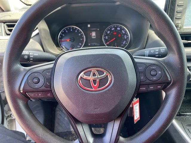 Used 2019 Toyota RAV4 LE FWD image 16