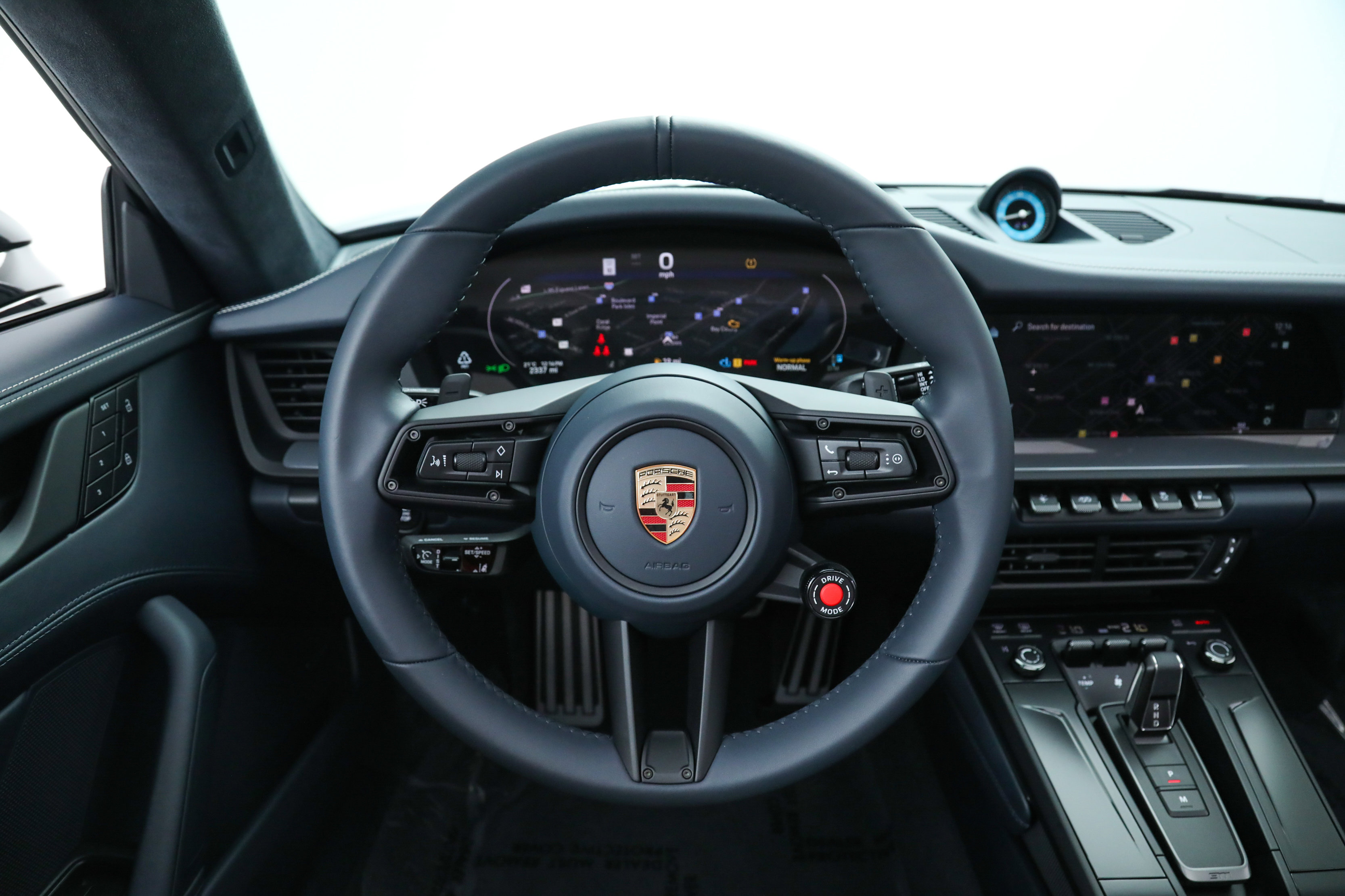 Used 2025 Porsche 911 Carrera GTS image 24