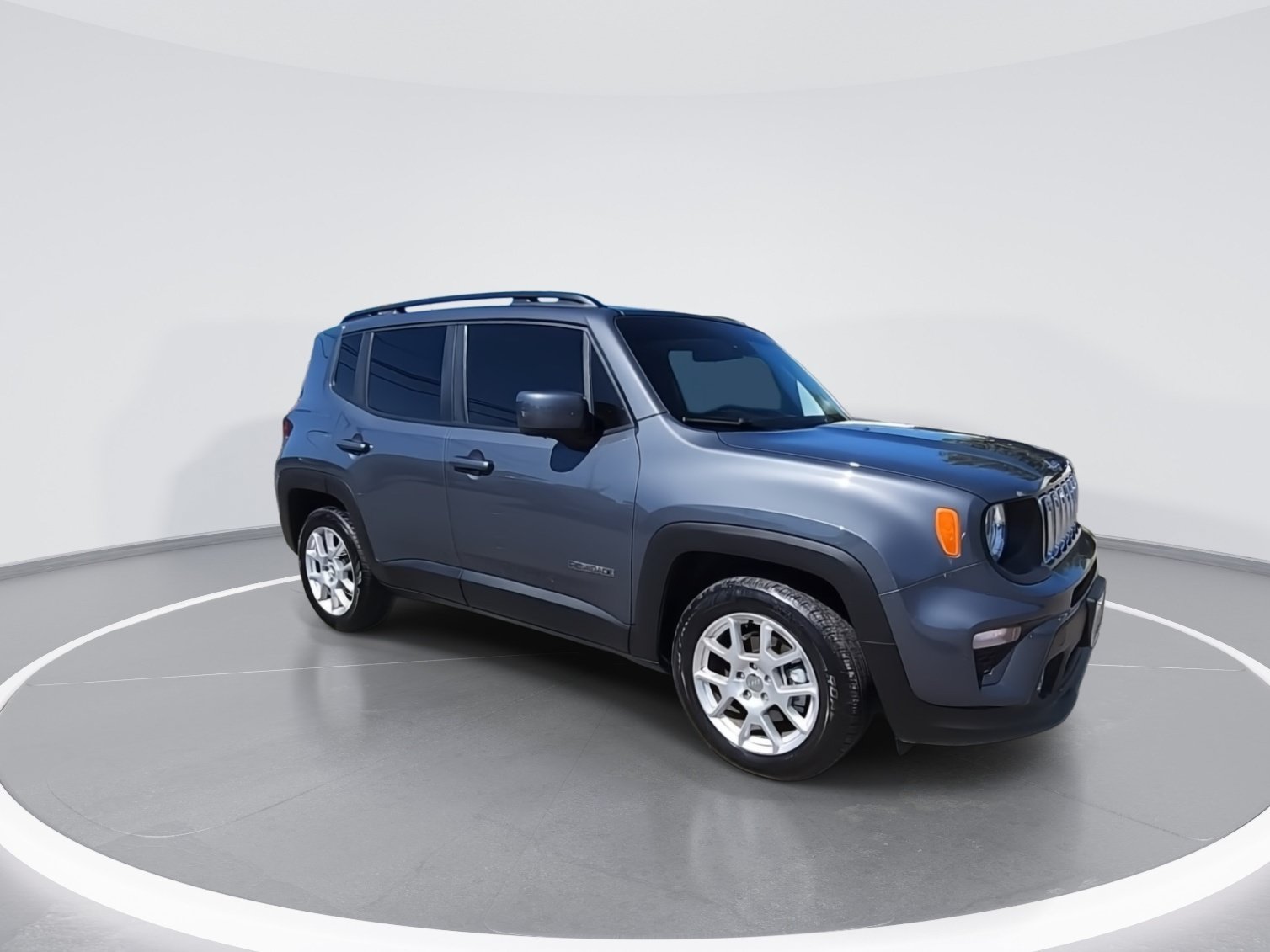 Used 2021 Jeep Renegade Latitude FWD image 2
