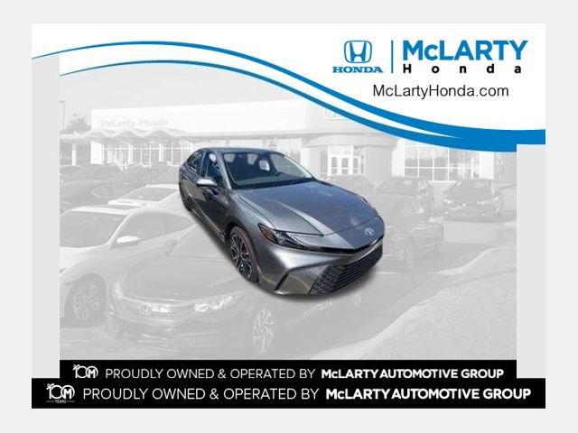 Used 2026 Toyota Camry XLE image 1