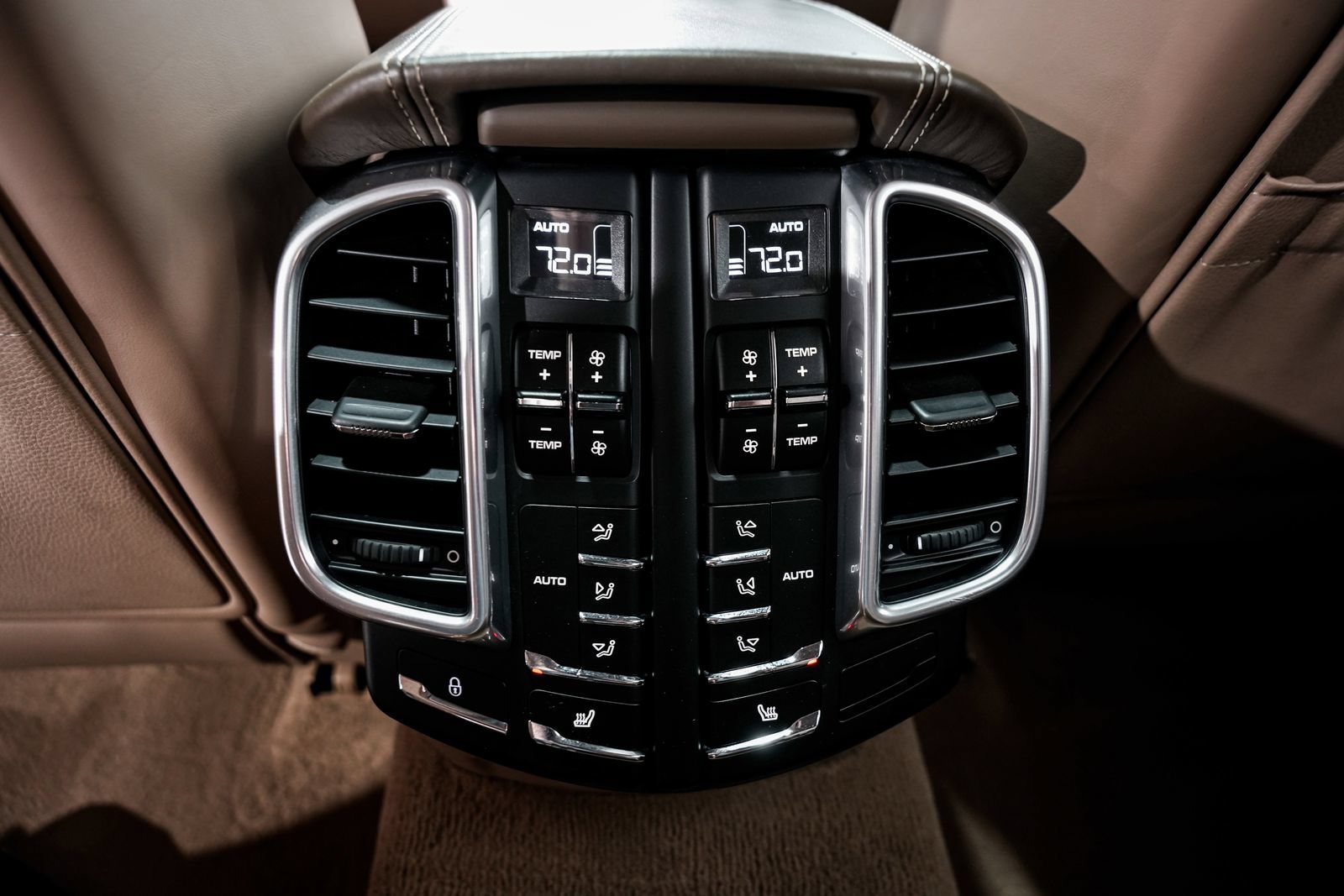 Used 2013 Porsche Cayenne Turbo AWD/4WD image 37