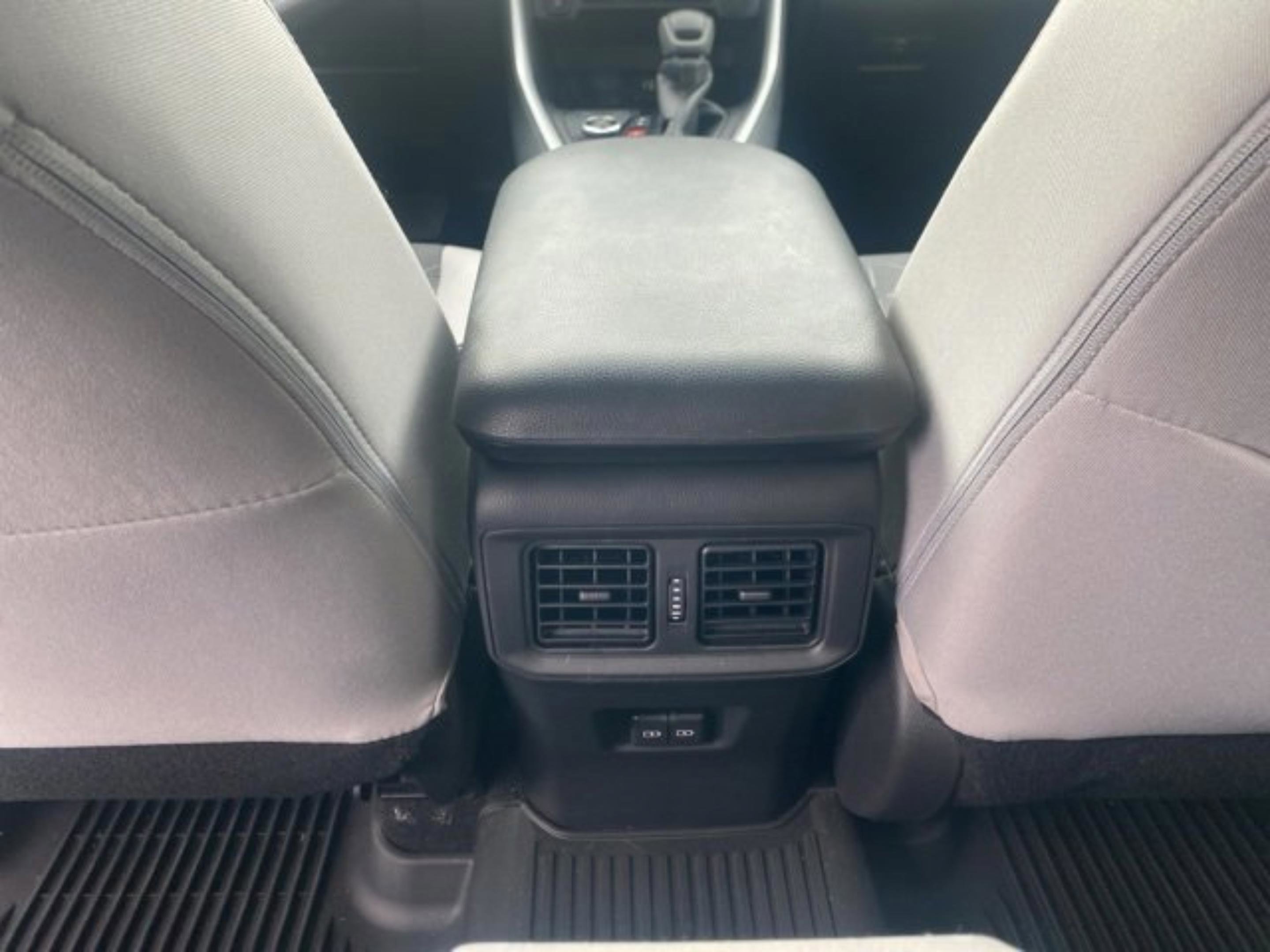 Used 2024 Toyota RAV4 XLE image 28