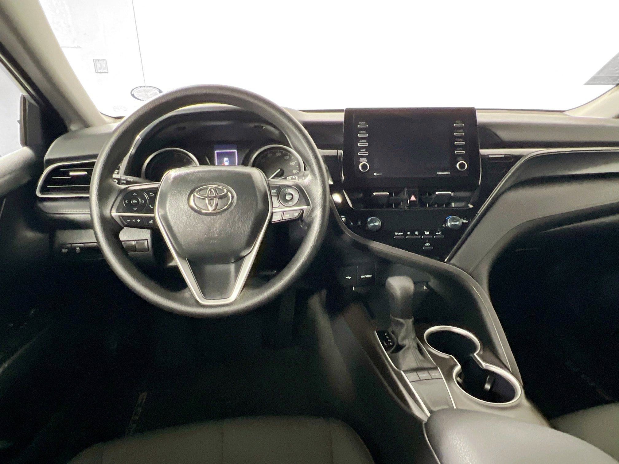 Used 2024 Toyota Camry LE image 31