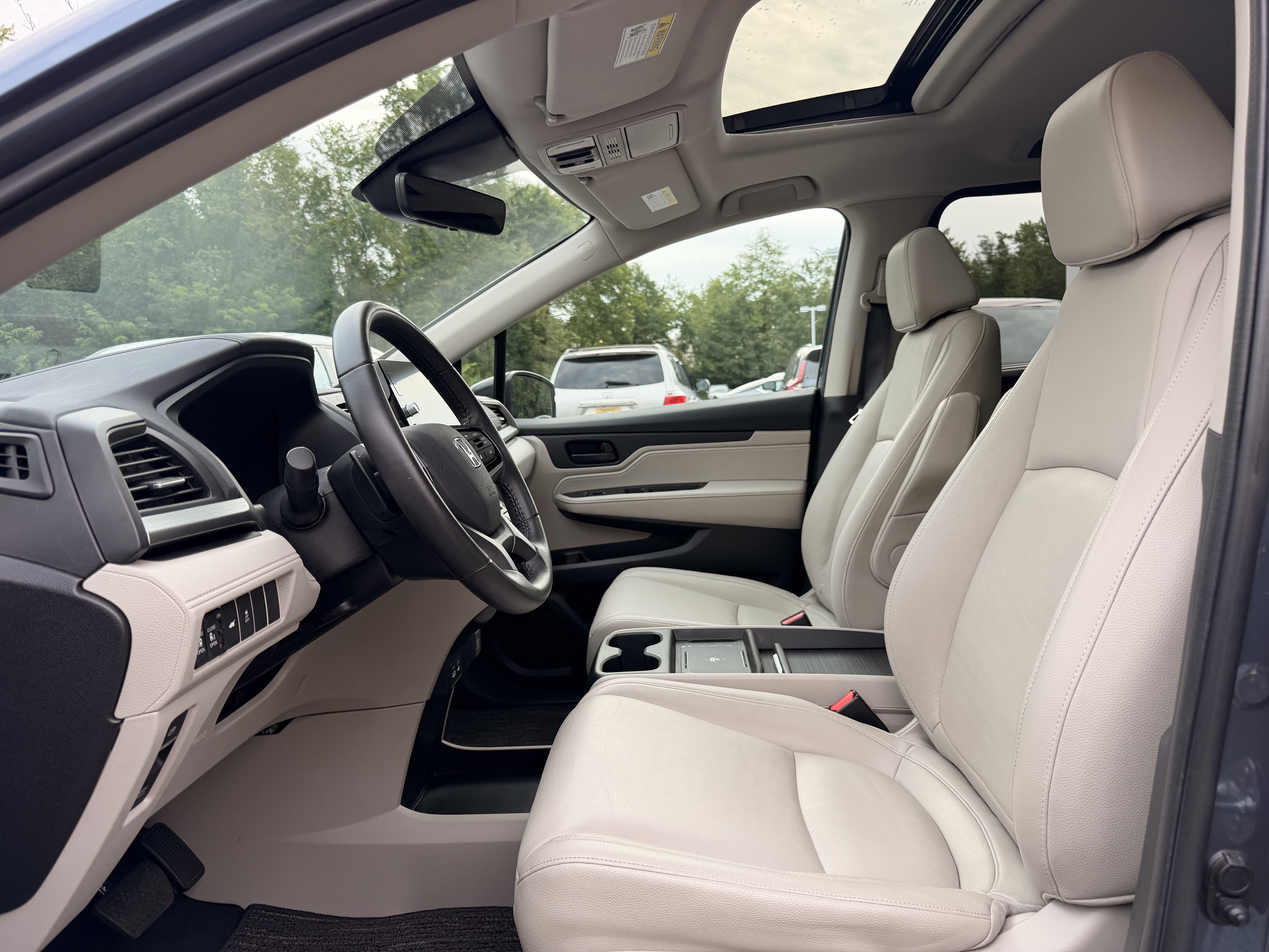 Used 2025 Honda Odyssey EX-L image 13