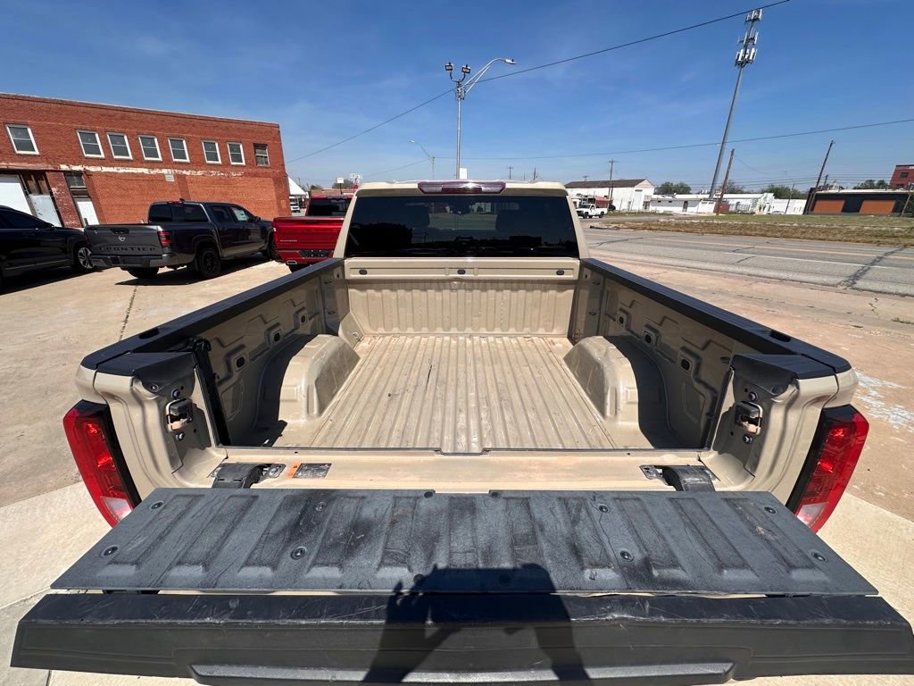 Used 2022 GMC Sierra 1500 Elevation w/ LPO, Elevation Black Package AWD/4WD image 10