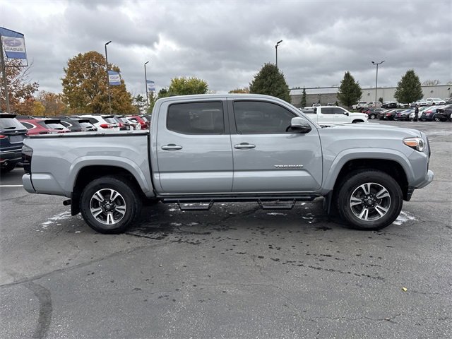 Used 2018 Toyota Tacoma TRD Sport image 12