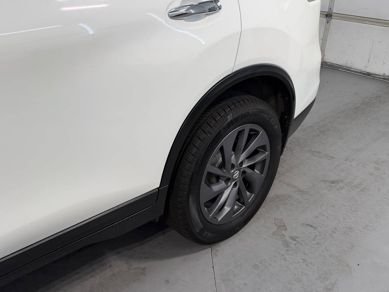 Used 2016 Nissan Rogue SL AWD/4WD image 14