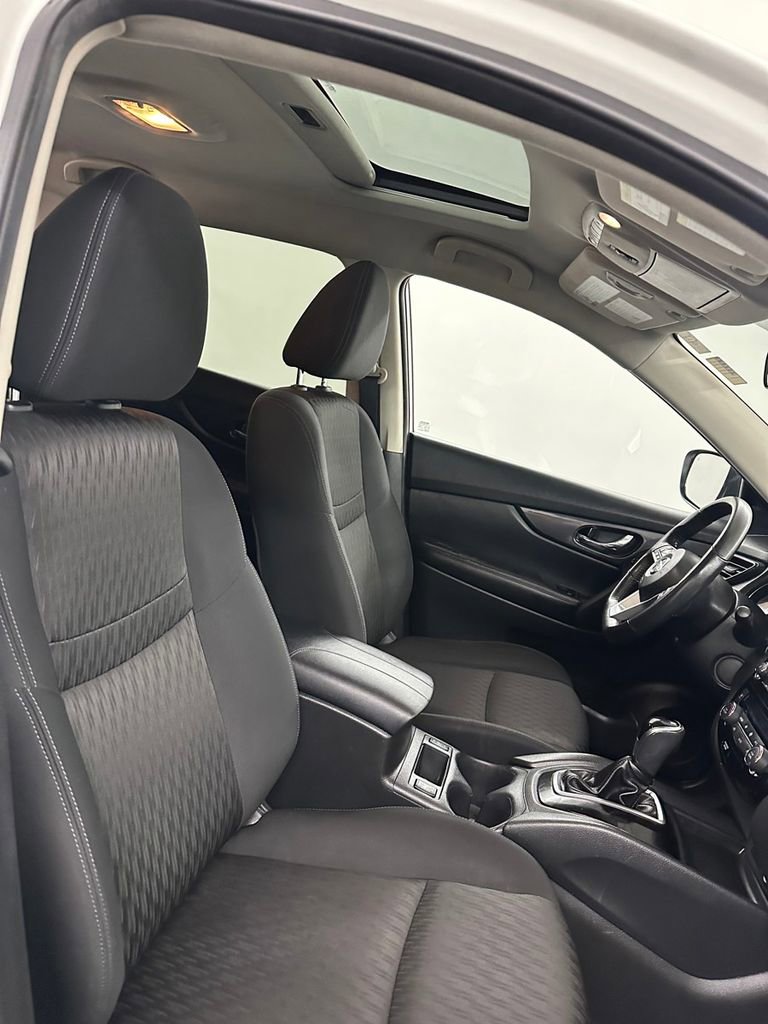 Used 2018 Nissan Rogue SV image 35