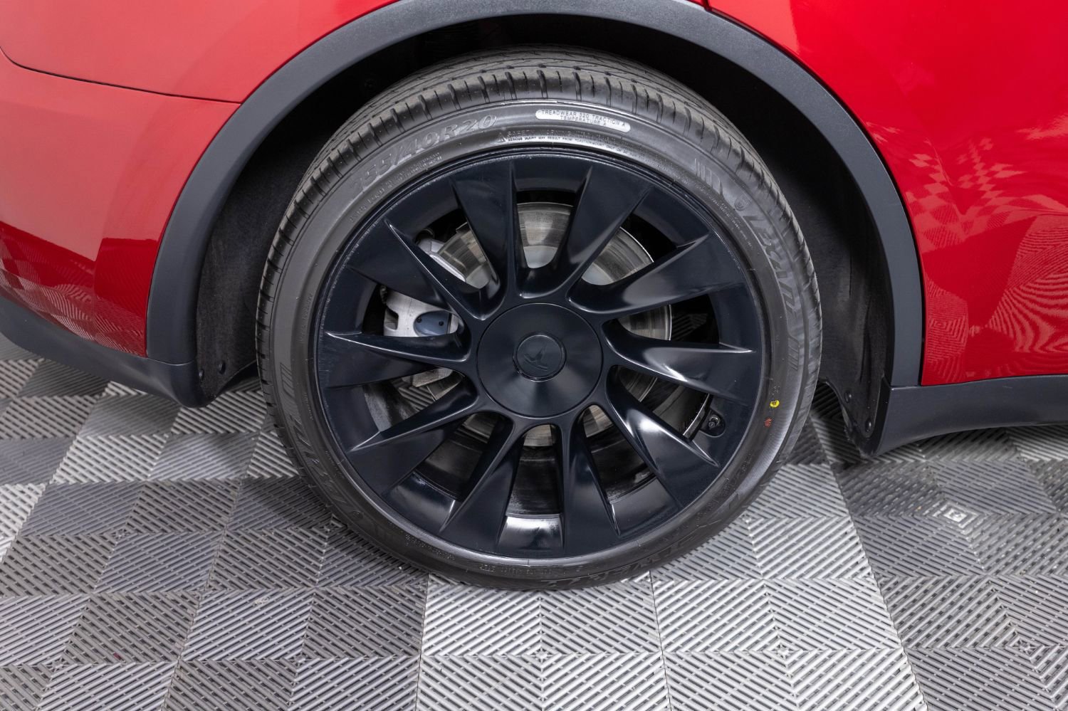 Used 2024 Tesla Model Y Long Range image 36