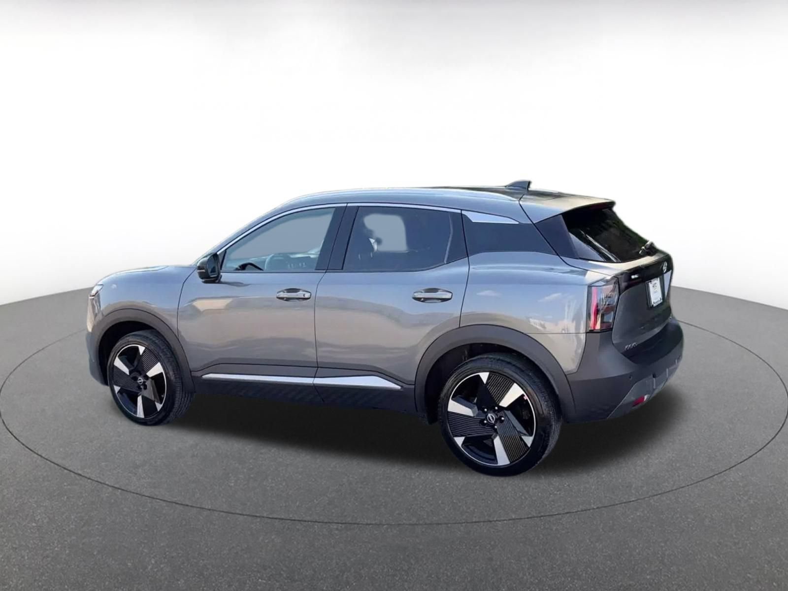 Used 2026 Nissan Kicks SR AWD/4WD image 10
