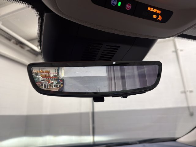 Used 2025 Buick Envision Avenir AWD/4WD image 34